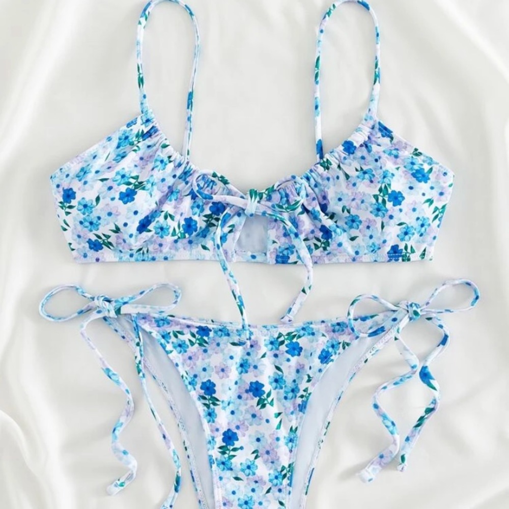 NWT Cute floral bikini set